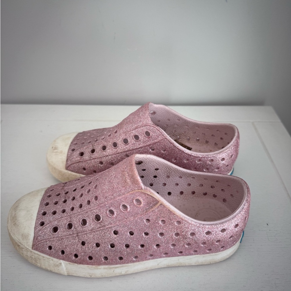 NATIVE glittery pink shoes